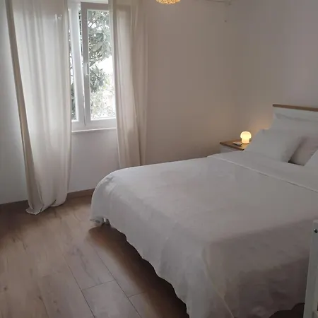 Anea Apartmán *